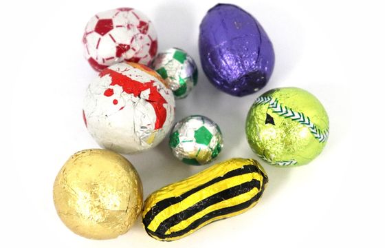 Motordreven verpakkingsmachine voor chocoladeballen voor het verpakken van snoep en koekjes