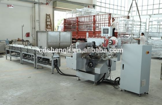 Horizontale dubbel draaiende snoepverpakkingsmachine met 300 ppm snelheid 2960*1560*2150 MM